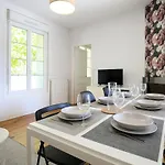 Grand T3 Lumineux - Proche Centre & Parking Facile 아파트