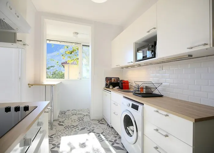 Grand T3 Lumineux - Proche Centre & Parking Facile *