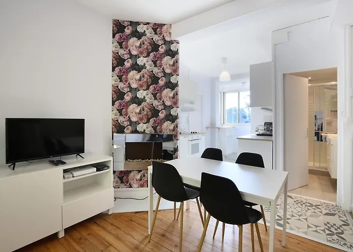 Grand T3 Lumineux - Proche Centre & Parking Facile *