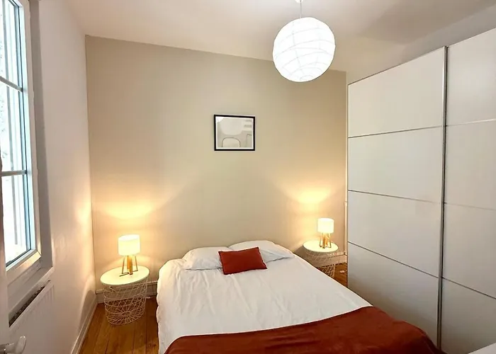 شقة Grand T3 Lumineux - Proche Centre & Parking Facile *