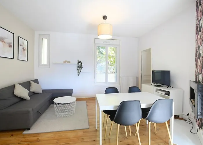 شقة Grand T3 Lumineux - Proche Centre & Parking Facile